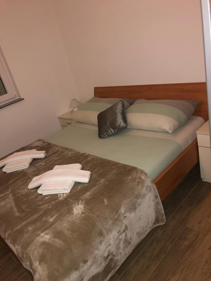 Apartmani Ivana Cres Eksteriør billede