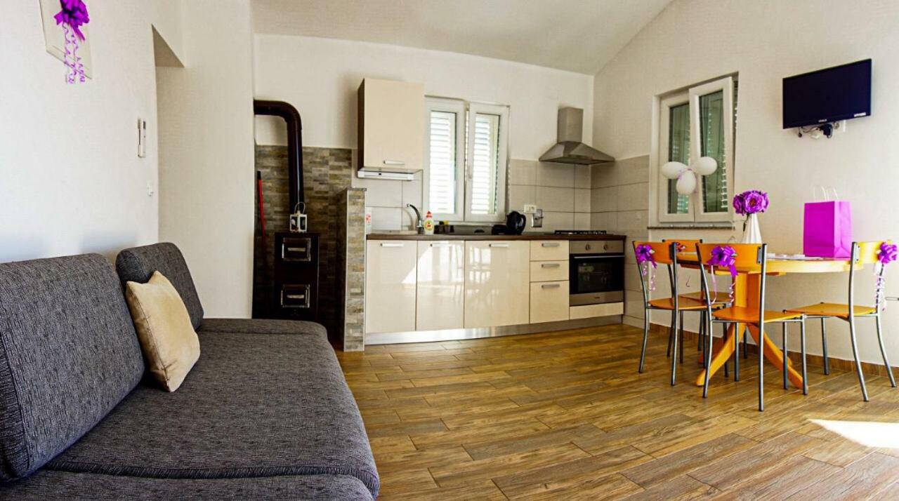 Apartmani Ivana Cres Eksteriør billede